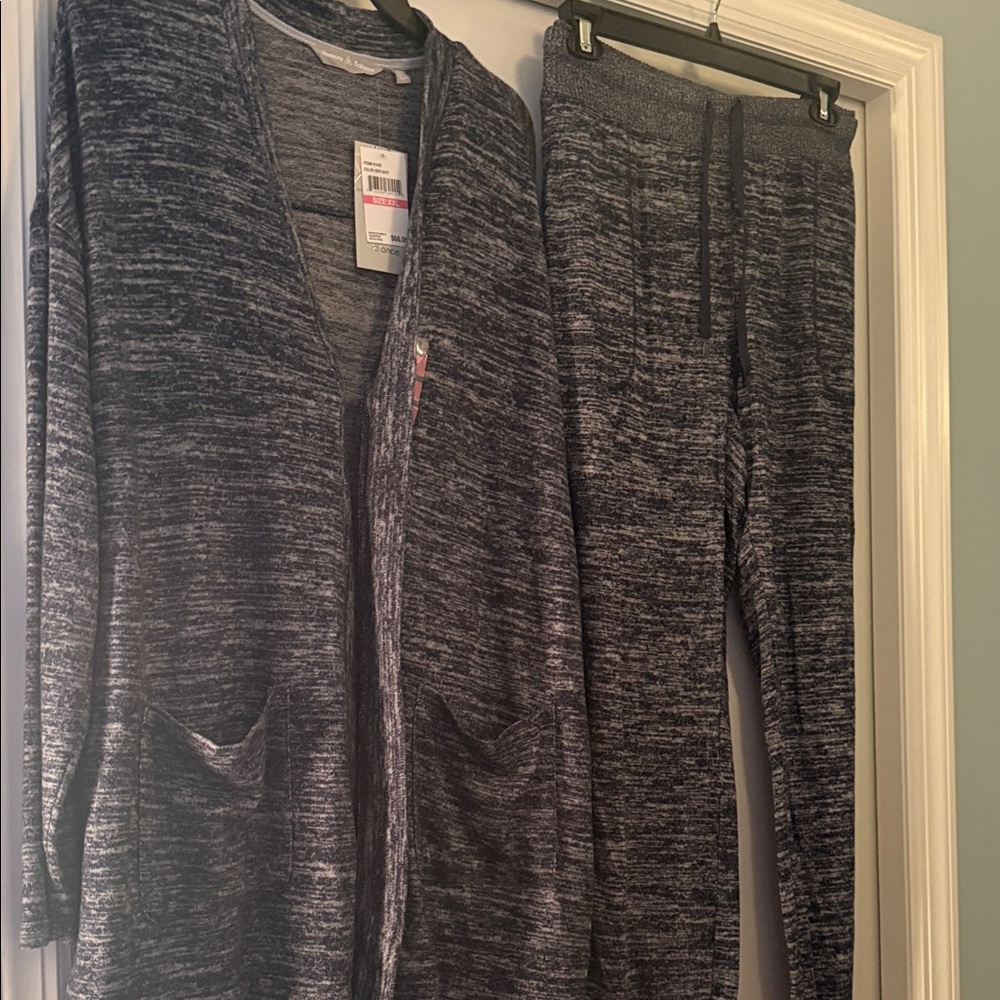 Navy Knit Cardigan and Pants Set Size XXL. NWT